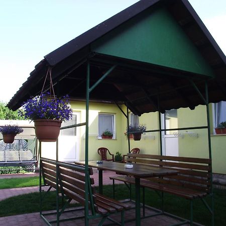 Apartman Kaszas Garden Mosonmagyarovar Exterior photo