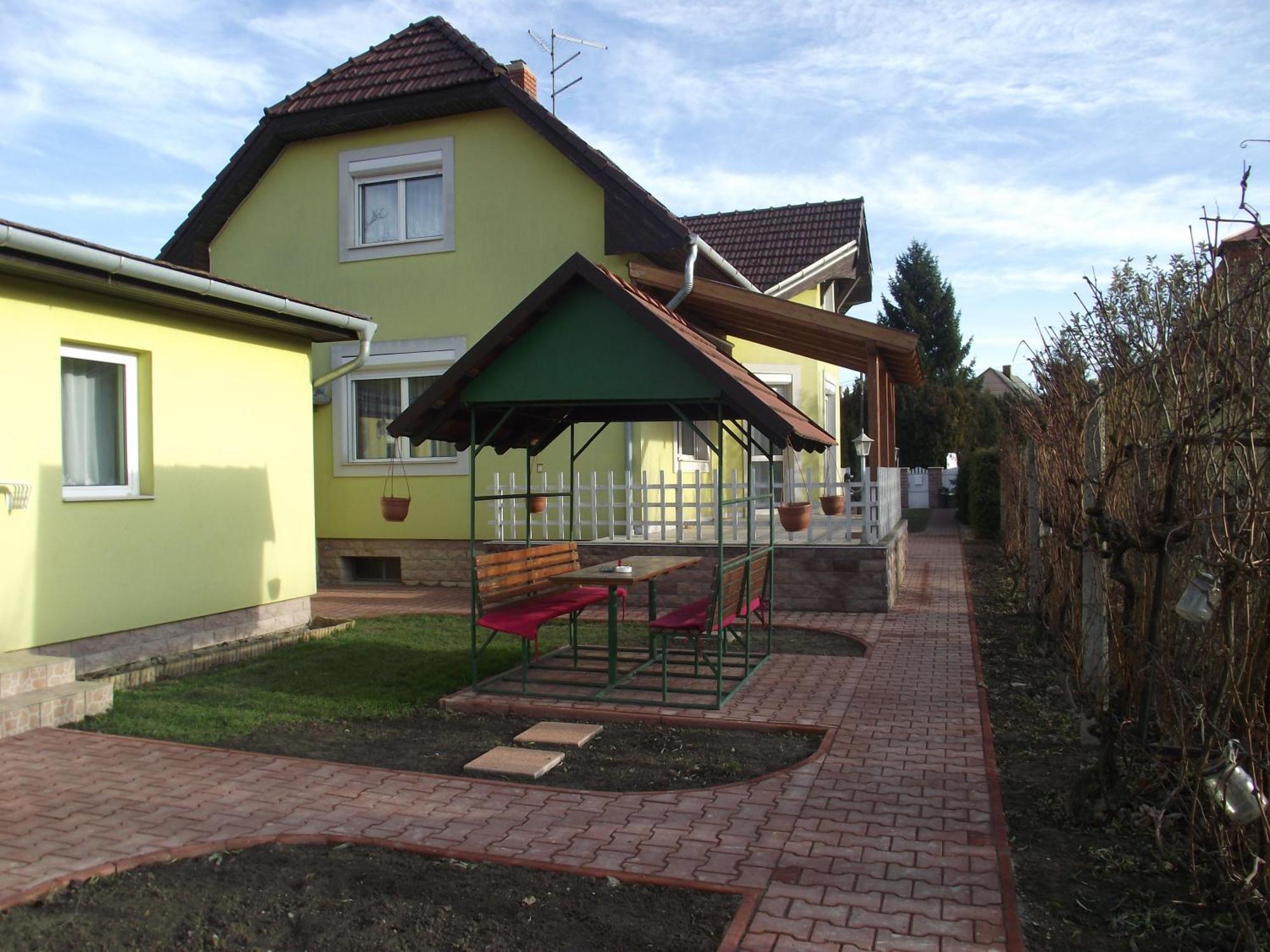 Apartman Kaszas Garden Mosonmagyarovar Exterior photo