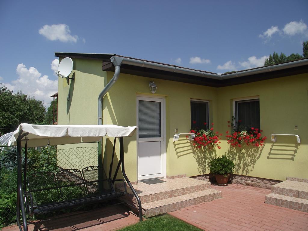 Apartman Kaszas Garden Mosonmagyarovar Exterior photo